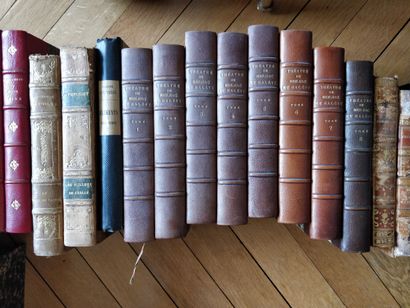 null 
Fort lot de livres dont Verlaine, Chateaubriand, La Fontaine, Malthus, Roussellet...
