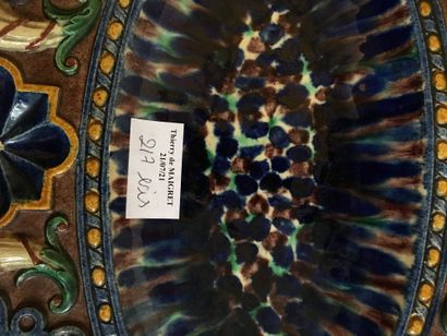 null Oval dish in lacquered sheet metal imitating Fontainebleau School ceramics,...