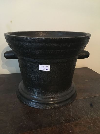 null Large cast iron mortar-Cy 1700-H : 27 - D : 34 cm (ref 12)