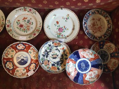 null JAPAN and CHINA. 8 plates with Imari decoration 

19th century (ref41)

JOINT:...