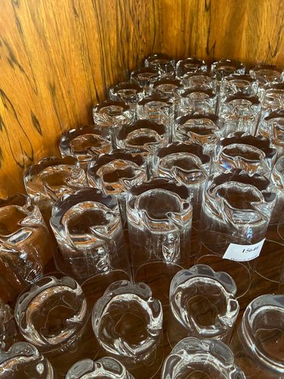 null Manette service de verres Daum France, 18 verres à eau, 15 verres à orangeade,...
