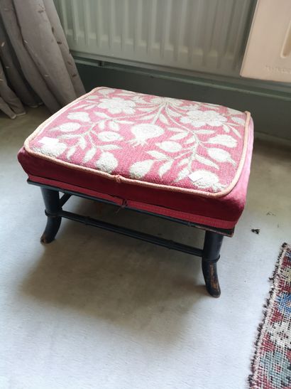 null Lot of furniture including: Fireplace screen, two upholstered heaters, foot...