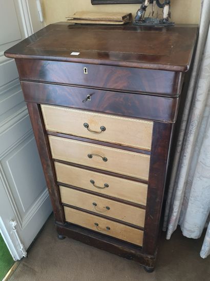 null Mahogany veneered cardboard cabinet opening with a flap and 5 drawers. 19th...