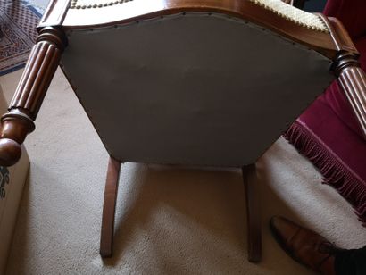 null Suite de quatre fauteuils en acajou, fin du XIXème siècle. Haut.: 96 cm - Prof.:...