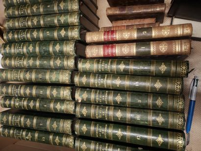 null 
Lot comprenant : Mémoires de St Simon (20 volumes), Etudes littéraires et morales...