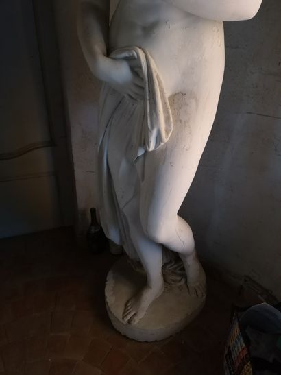 null D'après Canova. Vénus pudique. Plâtre. Ht 180 cm. (éclats et manques)