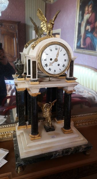 Portico clock XIXth century, decorated with...