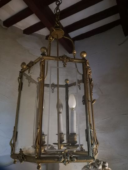 null Lanterne à pans coupés style Louis XV. Ht : 134 cm. (manque un verre) (inv ...