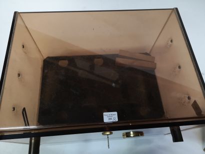null Wooden liqueur box, 4 crystal bottles. 19th century. Size: 24 x 20 cm. Cigar...