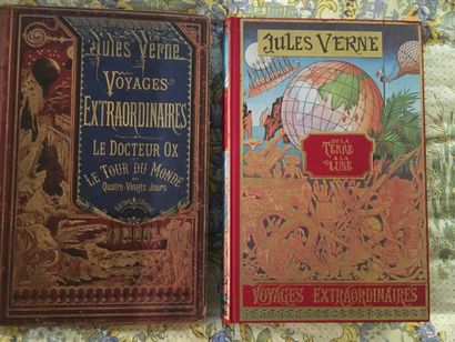null Jules VERNE. Set of four large volumes in-8, polychrome percaline of the publisher...