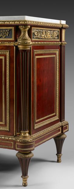 null Large mahogany and mahogany veneer chest of drawers with doors; rectangular...
