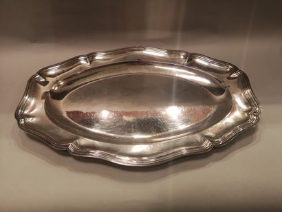 null Silver oval dish. Paris, 1809-1819. Plain with threaded contours, hallmarks:...
