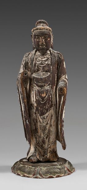 CHINE - Époque Yuan (1279-1368) 
Statuette de boddhisattva en bois à traces de polychromie,...