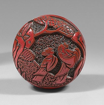 JAPON - Époque Edo (1603-1868), XIXe siècle Manju en laque rouge sculpté dit « tsuichu...