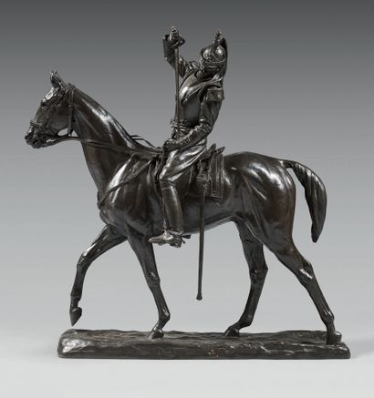 null Large equestrian bronze with brown patina, representing a cuirassier, his sabre...