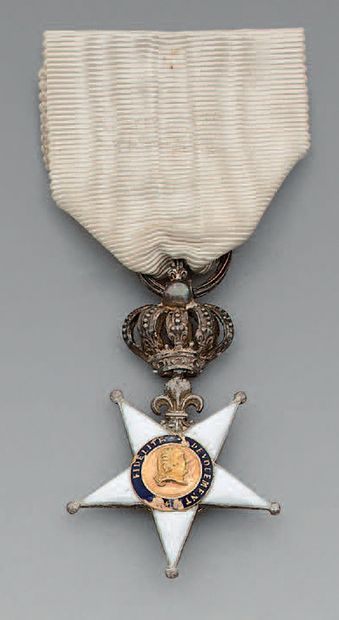 null Fidelity Cross of the Paris National Guard, half-size, silver with five white...