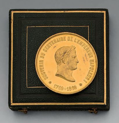 null *Médaille frappée pour le centenaire de la naissance de l'Empereur Napoléon...