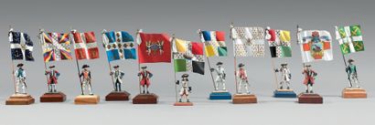 null Onze figurines en plomb, peinture fine: porte-drapeaux de la marine, infanterie...