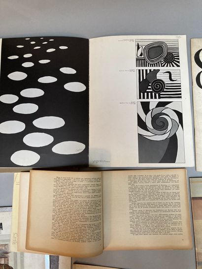 null Lot de 8 volumes : 

- 8 définitions du réel 1975 Illustration en noir et blanc...