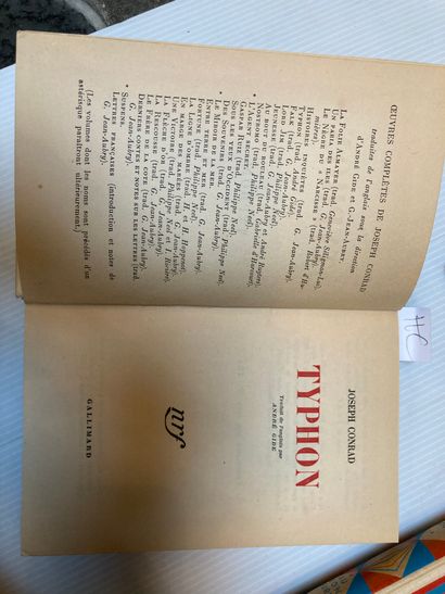 null Ensemble de 17 ouvrages, collection Nrf Gallimard 

Joseph Conrad, Typhon, 1945...