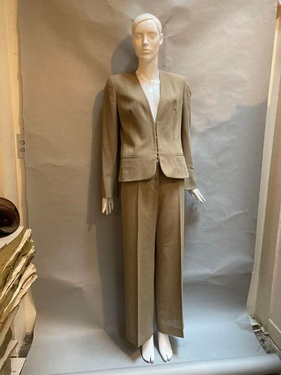 null MAX MARA, MAX MARA Week-End. Lot comprenant : - Un tailleur pantalon en laine...