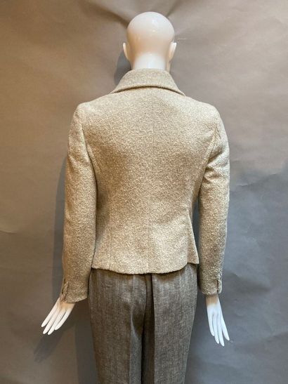 null MAX MARA. Lot comprenant : Deux tailleurs pantalon dont un en laine et angora...