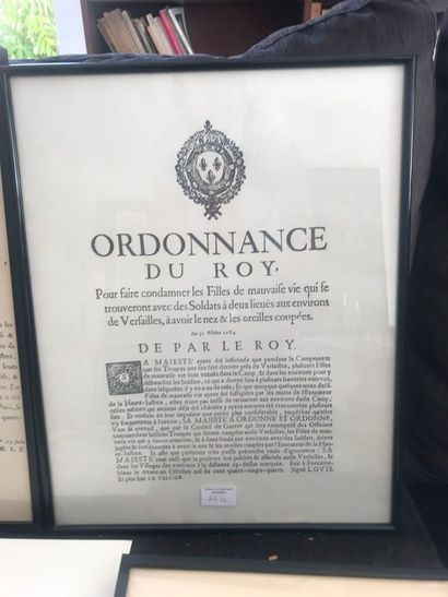 null 
Lot de 3 encadrés : Lois et Ordonnance du Roi. Une sérigraphie signée de Girard...