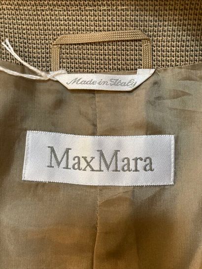 null MAX MARA, MAX MARA Week-End. Lot comprenant : - Un tailleur pantalon en laine...
