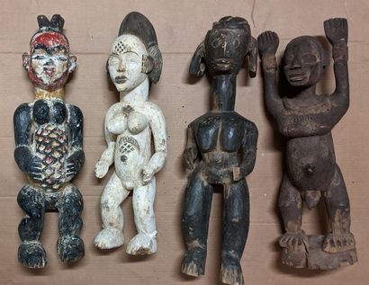 null Caisse de masques africains dont sculptures