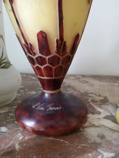 null LE VERRE Français et divers. 6 vases décor divers (H : 37 à 15 cm)