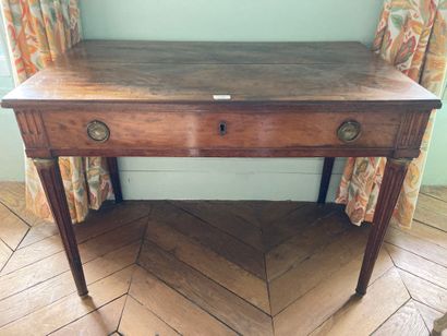 null Small mahogany desk

Louis XVI period

H : 68 - W : 96,5 - D : 56 cm

Sold as...