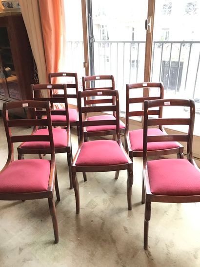 null Suite of 10 chairs with bars

Restoration style

H : 85 - W : 44 - D : 38 cm

Sold...