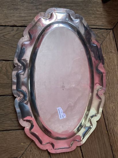 null 
Oval silver dish, contoured filets and acanthus leaf decoration




Master...