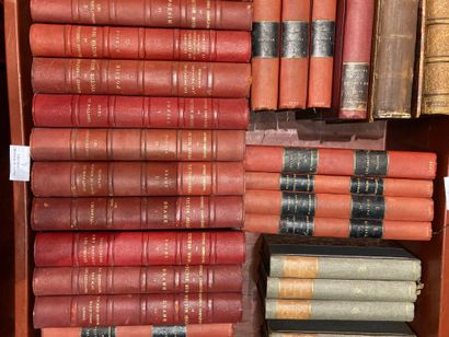  1 case and 5 levers bound volumes lot (accidents) 
18th and 19th century 
Lot sold...