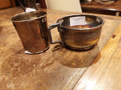  3 silver pocket trays + 1 selfish jug (wooden handle) + 1 cup + 1 tumbler 
PB 872g...