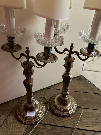 null Pair of silver plated candelabras

Regency style

Height : 37 cm

Sold as is,...