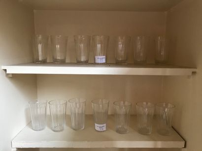 null Set of port glasses with cut sides

Sold as is