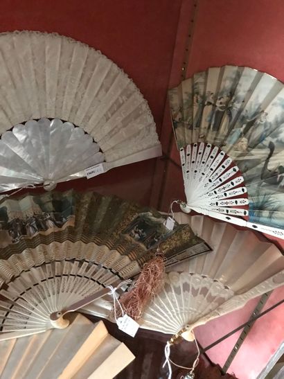 null 14 various fans 

One of the 18th century

Lot sold as is