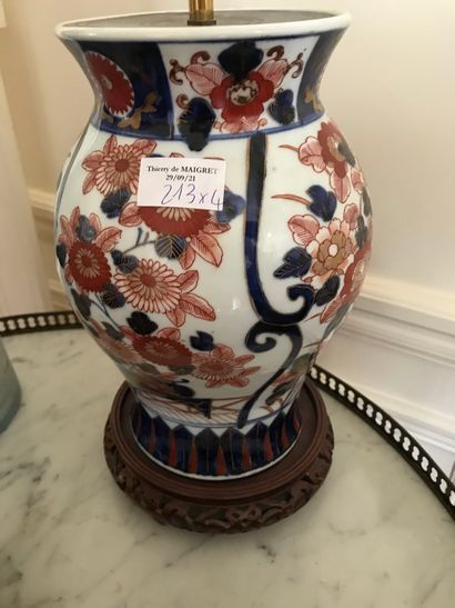  1 vase mounted as an imari lamp, a doctor's bag, an inlaid case and a smoked glass...