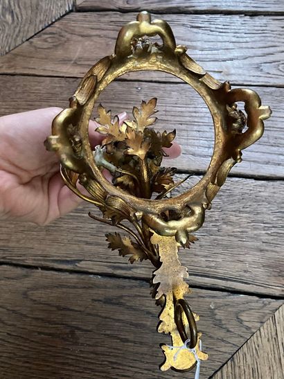 null Patinated and gilded bronze hand torch

Louis XV style

H : 12 - Length : 20...