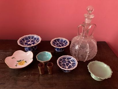 Lot of trinkets including: a glass carafe...