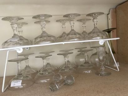null Handle of glasses, carafes, cups, various models, elements of table center....
