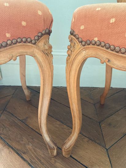 null Paire de chaises en bois naturel de style Louis XV

H : 84 - L : 42 - P : 40...