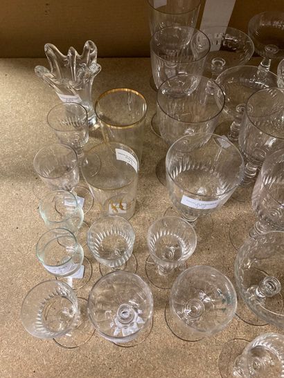 null Glassware set, including: 6 water glasses, 8 champagne glasses, 5 champagne...