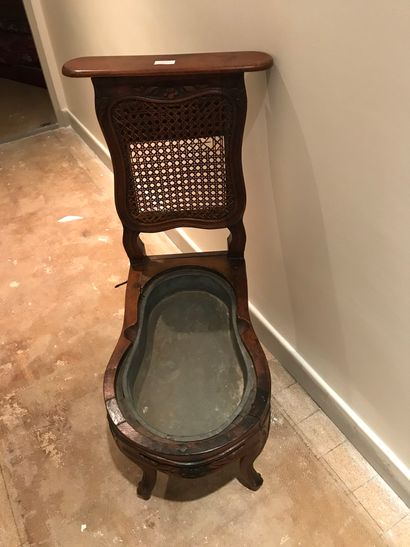 null Peeping Tom Chair with bidet

18th century

H : 84 - W : 40 - D : 54 cm

Sold...