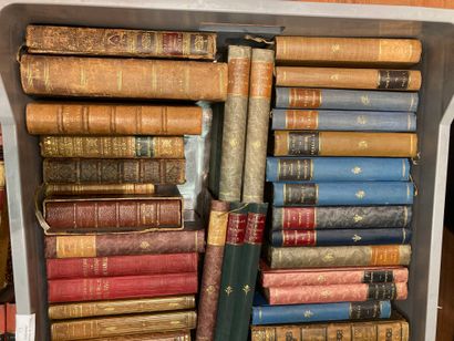  1 caisse et 5 manettes lot de volumes reliés (accidents) 
XVIIIème et XIXème siècle...