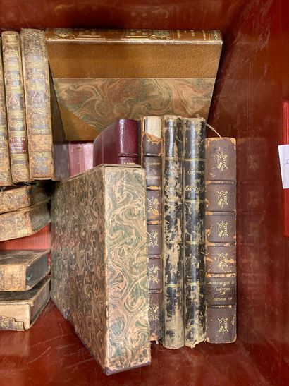  1 caisse et 5 manettes lot de volumes reliés (accidents) 
XVIIIème et XIXème siècle...