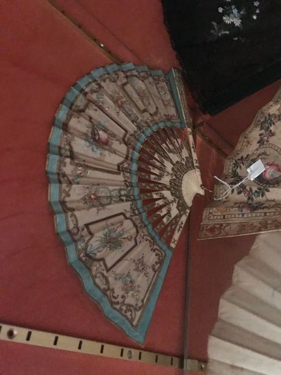 null 14 various fans 

One of the 18th century

Lot sold as is