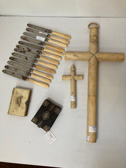 Lot including: 2 crosses, 12 small knives...