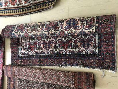  6 various carpets Bukhara / Persia 
Lot sold as is